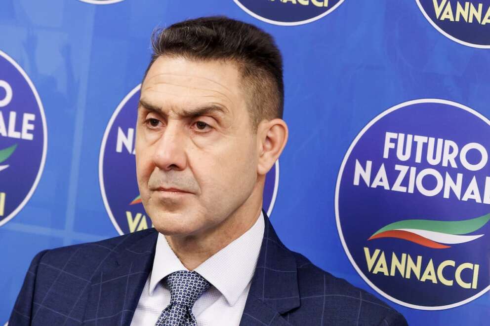 Vannacci e il caso David, l’opera di Michelangelo usata per pubblicizzare Futuro Nazionale a Firenze