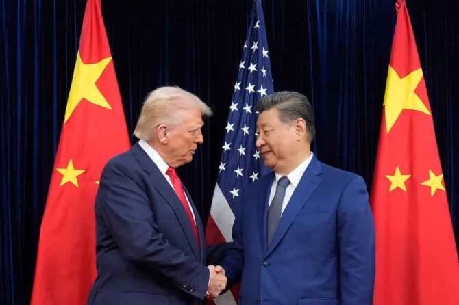 Iran, Taiwan, dazi, metalli rari: Trump in Cina alla corte di Xi Jinping: “Non vedo l’ora, straordinario leader rispettato da tutti”
