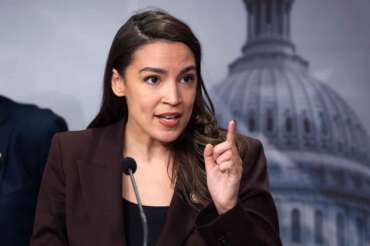 Rep. Alexandria Ocasio Cortez, D-N.Y., speaks during a news conference at the Capitol in Washington, Wednesday, March 25, 2026. (AP Photo/J. Scott Applewhite) Associated Press / LaPresse Only italy and spain