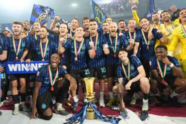 Anche la Coppa Italia all’Inter: 2 a 0 alla Lazio, la doppietta di Chivu che non era riuscita a Inzaghi e Conte