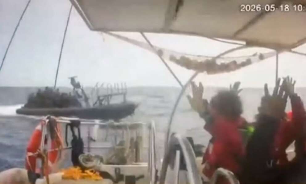 I pirati israeliani colpiscono ancora: bloccata la Flotilla con navi da guerra