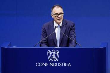 Confindustria e Meloni scaricano sull’Europa le colpe del disastro sull’economia: è il fallimento delle classi dirigenti