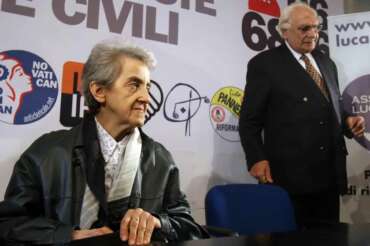 © Marco Merlini / LaPresse 22-12-2006 Roma Politica Partito Radicale – conferenza stampa sulla morte di Piergiorgio Welby Nella foto la moglie di Piergiorgio, Mina Welby e Marco Pannella © Marco Merlini / LaPresse Rome, 2006-22-12 Politic Radical Party, press conference about Piergiorgio Welby’s dead In the picture: Piergiorgio’s wife Mina Welby and Marco Pannella
