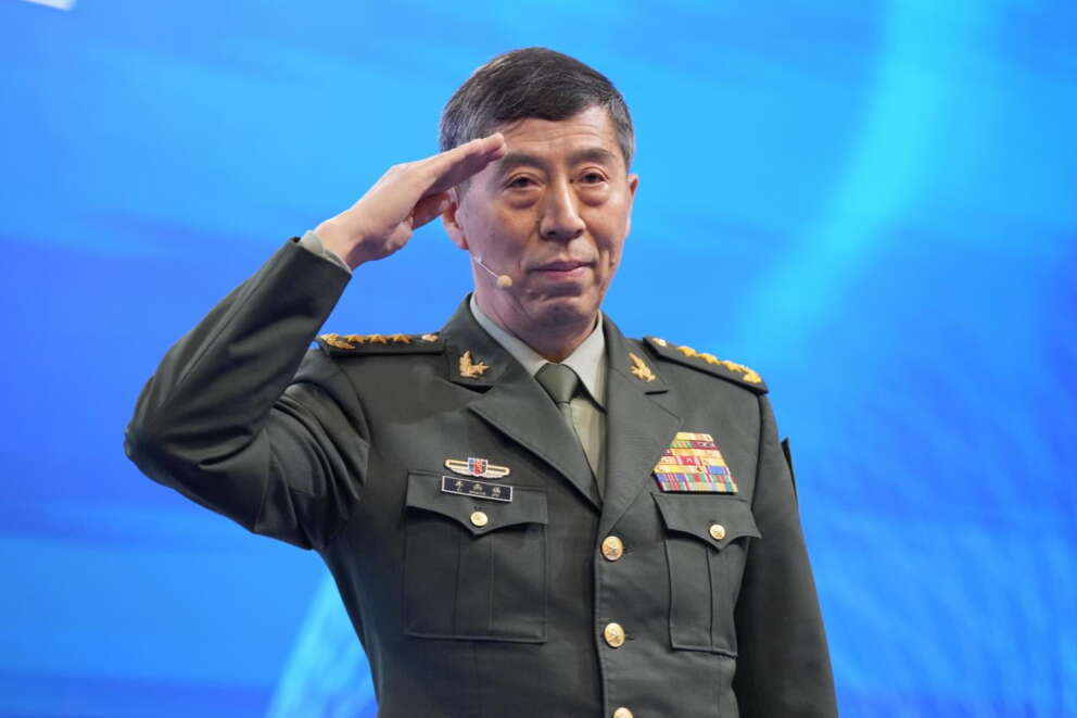Cina, due ex ministri della Difesa condannati a morte per corruzione: è l’effetto delle purghe di Xi Jinping