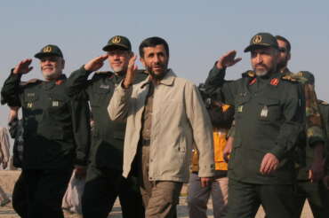 Ahmadinejad nuovo leader dell’Iran, il piano segreto di Trump e Netanyahu per il “regime change” a Teheran dopo la guerra