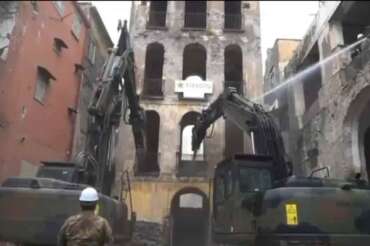 Abbattuto Palazzo Fienga, collassa anche il Comune: caos a Torre Annunziata, dopo le parole del procuratore Fragliasso si dimette il sindaco Cuccurullo