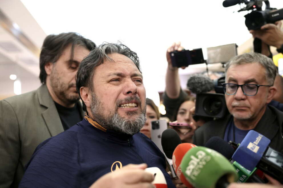 Flotilla, le testimonianze di Carotenuto e Mantovani rientrati in Italia: “Torturati, alcuni hanno subito violenze sessuali”