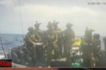 Flotilla attaccata dall’IDF al largo di Cipro: persi i contatti con 23 barche dirette a Gaza, fermati almeno 7 italiani