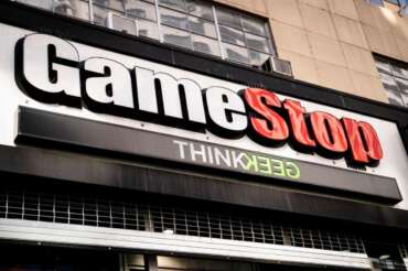 GameStop, offerta da 56 miliardi per eBay: la catena di videogiochi protagonista del “meme stock” punta al colpo grosso