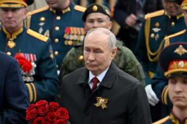 Ucraina, Putin apre a trattative con l’Europa e lancia Schröder come negoziatore: ‘no’ di Bruxelles all’ex cancelliere tedesco