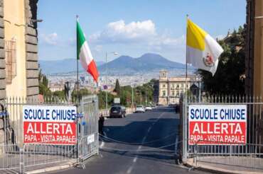 Scuole chiuse a Napoli per “allerta Papa”: per la visita di Leone a pagare sono sempre le famiglie…