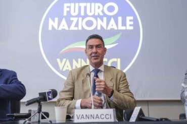 Sondaggi politici elettorali: il salto in alto di Vannacci che spariglia nel centrodestra, l’ultima Supermedia sui partiti
