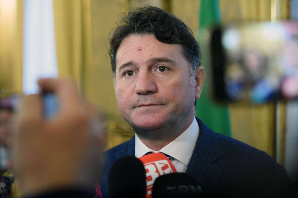 Francesco Silvestro, il senatore di Forza Italia accusato di violenza sessuale: “Ero bloccata dallo shock, ora mi insulta”