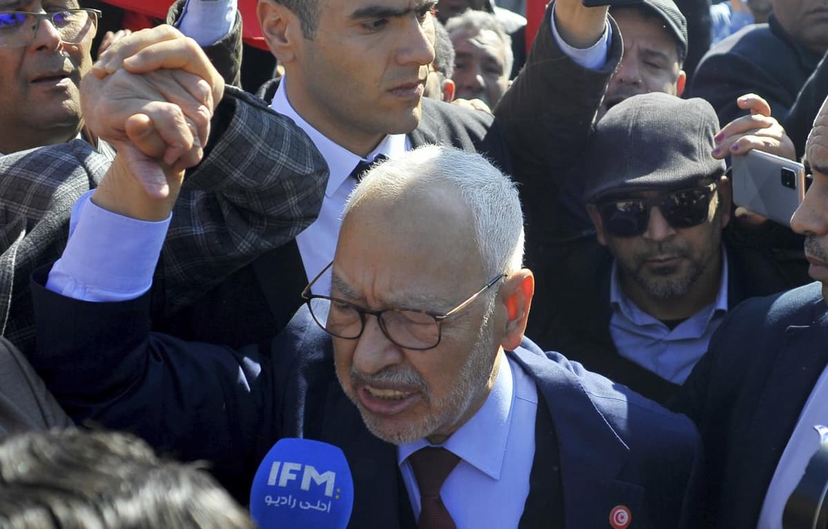 Tunisia, condannato all’ergastolo Ghannouchi: tra i principali oppositori del regime di Saied, dittatore preferito dell’UE