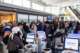 Controlli biometrici, con l’estate rischio caos negli aeroporti: scontro tra scali e Bruxelles sul sistema EES