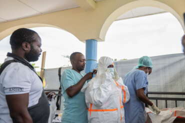 Ebola, negativo il paziente rientrato con sintomi in Sardegna dal Congo: rischio contagio in Italia “irrisorio”