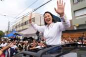 Keiko Fujimori vince le elezioni in Perù, la figlia dell’ex dittatore Alberto ce la fa per 40mila voti dopo tre ballottaggi persi