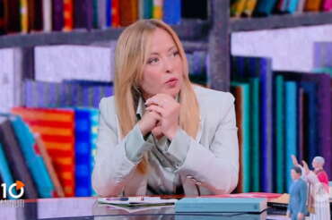 Meloni “prenota” il Quirinale per la destra e chiude apparentemente a Vannacci: “Vuole solo distruggere”