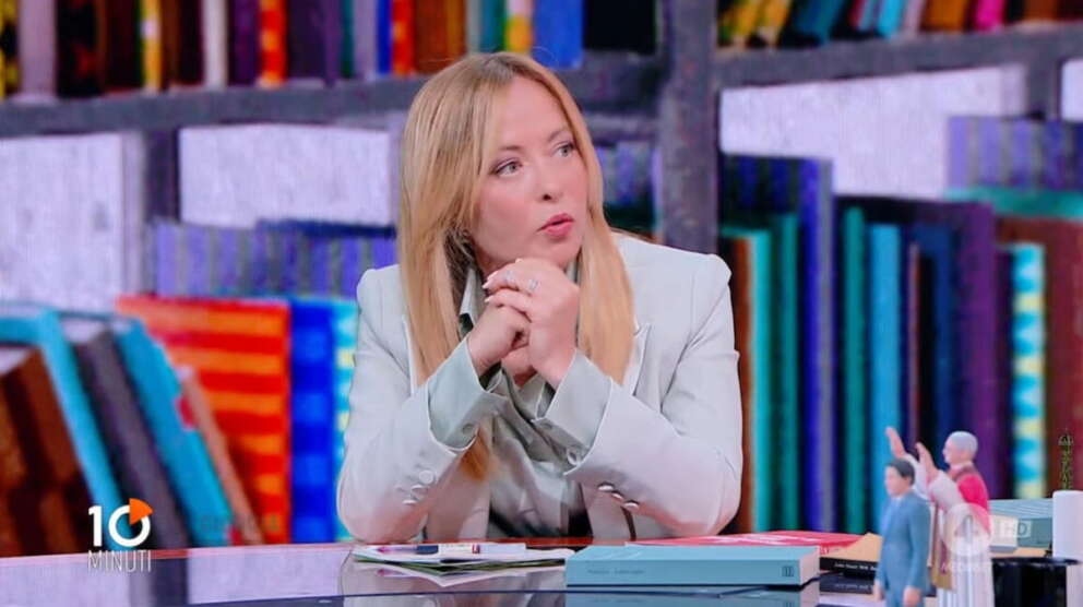 Meloni “prenota” il Quirinale per la destra e chiude apparentemente a Vannacci: “Vuole solo distruggere”
