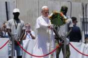 Papa Leone, il discorso storico alle Canarie dal ‘porto della vergogna’: “Europa non può abituarsi a Mediterraneo cimitero di migranti”