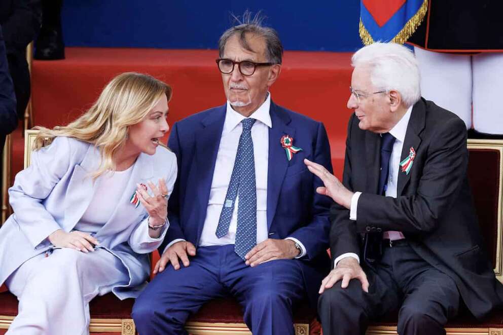 La presidente del Consiglio Giorgia Meloni, il presidente del Senato Ignazio La Russa e il presidente della Repubblica Sergio Mattarella durante la rivista militare in occasione della Festa della Repubblica, Roma, Martedì 2 Giugno 2026 (Foto Roberto Monaldo / LaPresse) Premier Giorgia Meloni, Senate president Ignazio La Russa and president of the Republic Sergio Mattarella attend at the military parade during the Republic Day celebrations, Rome, Tuesday, June 2, 2026 (Photo by Roberto Monaldo / LaPresse)