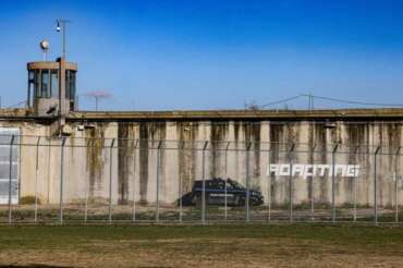 Le carceri toscane scoppiano, la soluzione del Dap: “I detenuti dormano per terra”